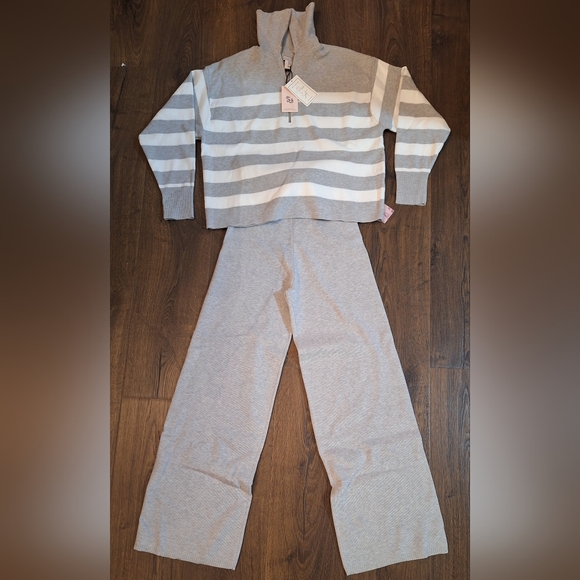 SINCERELY JULES DESIGNER GRAY AND WHITE STRIPED SET. NWT - Picture 2 of 7